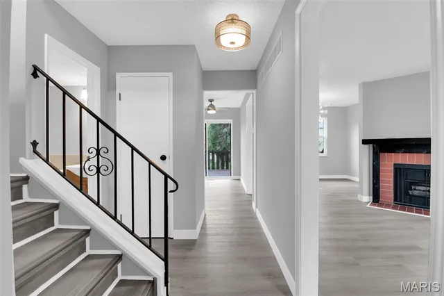 $2,100 | 13351 Hiddencrest Lane, Ballwin, MO 63021