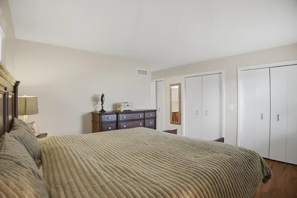 $399,900 | 25 Devonshire Circle, Elgin, IL 60123