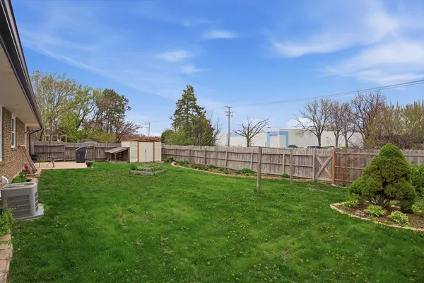 $399,900 | 25 Devonshire Circle, Elgin, IL 60123