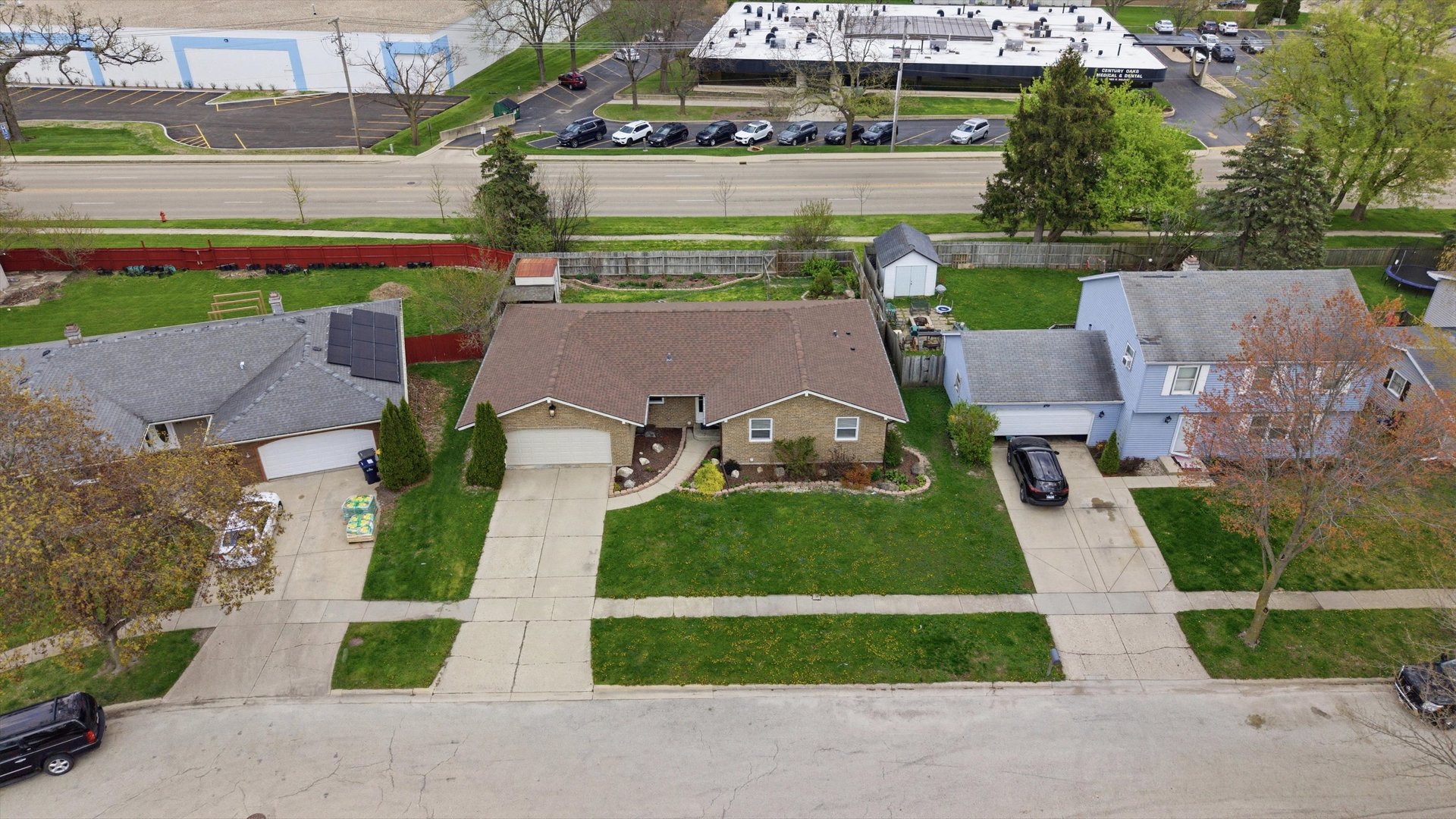 25 Devonshire Circle Elgin, IL 60123 - Photo 26 of 31 an aerial view of a house with garden space and street view