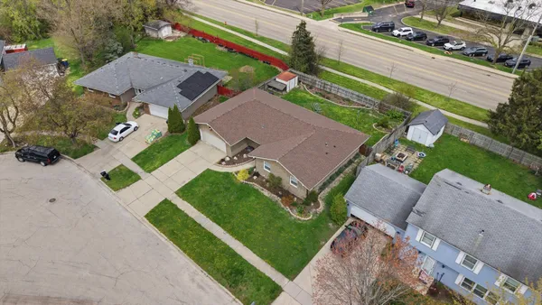 $399,900 | 25 Devonshire Circle, Elgin, IL 60123