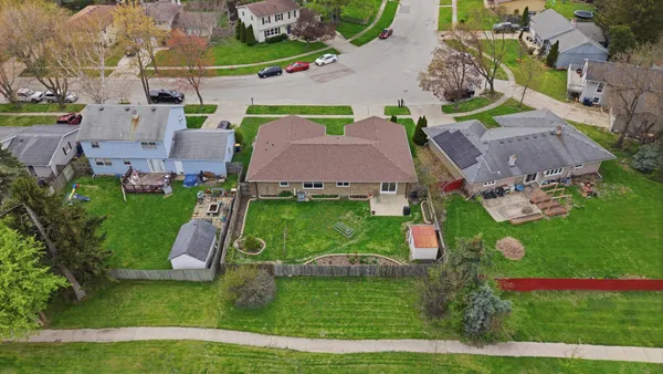 $399,900 | 25 Devonshire Circle, Elgin, IL 60123