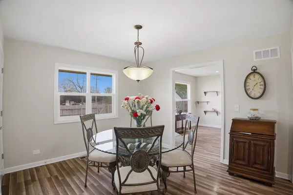 $399,900 | 25 Devonshire Circle, Elgin, IL 60123