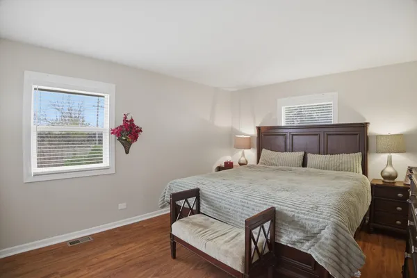 $399,900 | 25 Devonshire Circle, Elgin, IL 60123