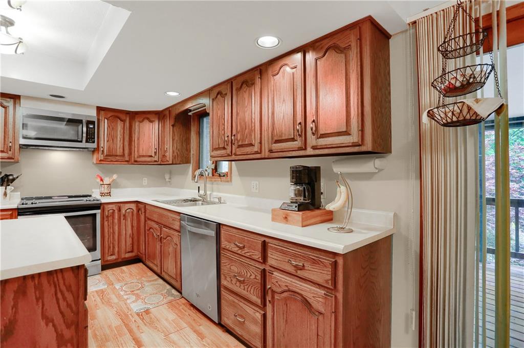 202 North Bluff Road Greenwood, IN 46142 - Photo 9 of 47 Gallery Image 9