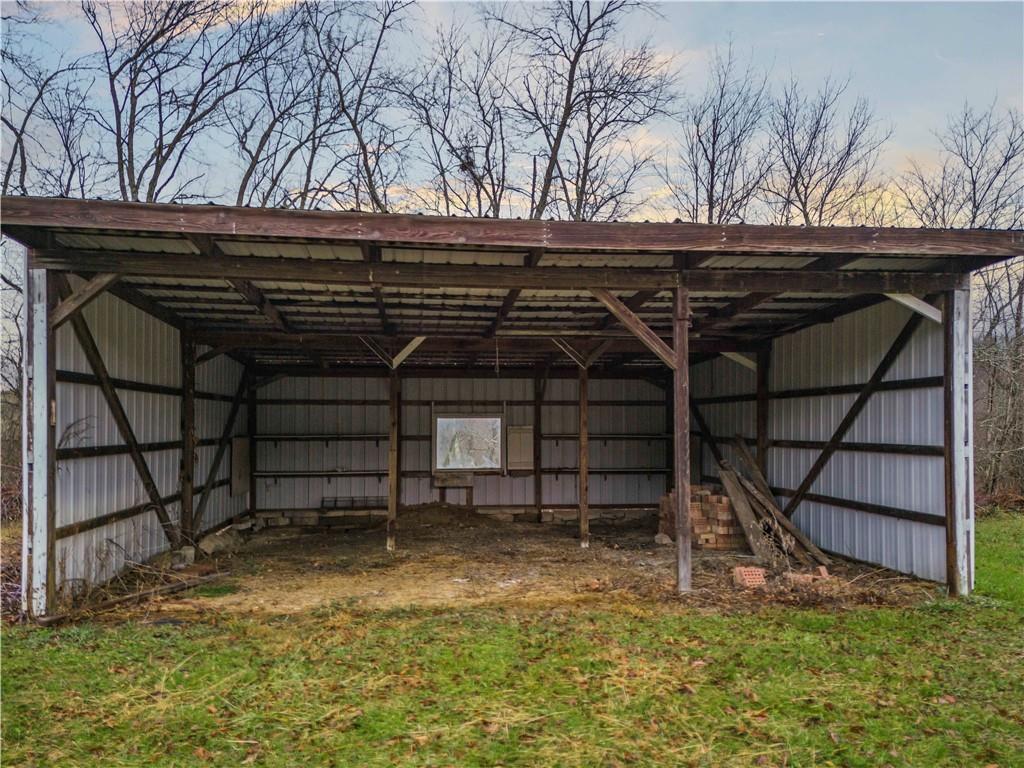420 Vaneal Road Washington, PA 15301 - Photo 38 of 42 a backyard of a house with lots of green space
