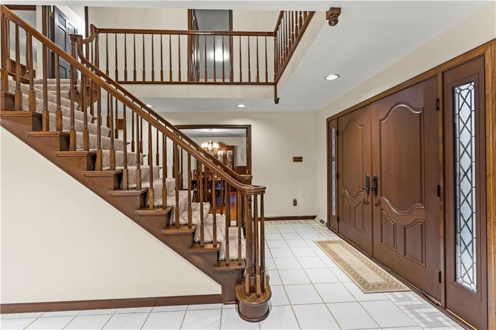 420 Vaneal Road Washington, PA 15301 - Photo 5 of 42 a view of an entryway wooden floor