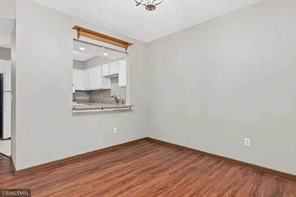 $245,000 | 2451 Wimbledon Bay, Woodbury, MN 55125