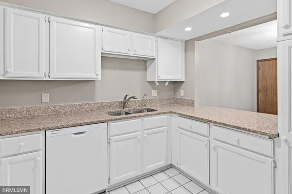 $245,000 | 2451 Wimbledon Bay, Woodbury, MN 55125
