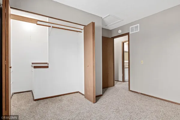 $245,000 | 2451 Wimbledon Bay, Woodbury, MN 55125