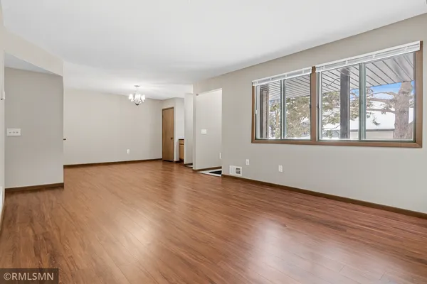 $245,000 | 2451 Wimbledon Bay, Woodbury, MN 55125