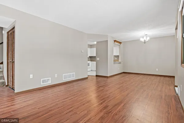 $245,000 | 2451 Wimbledon Bay, Woodbury, MN 55125