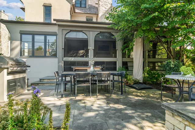 $2,150,000 | 636 South Division Street, Barrington, IL 60010