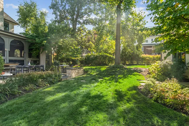 $2,150,000 | 636 South Division Street, Barrington, IL 60010
