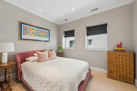 $1,290,000 | 1418 North La Salle Drive, Unit 3, Chicago, IL 60610