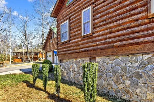 $521,000 | 28 Outback Trail, Nebo, NC 28761