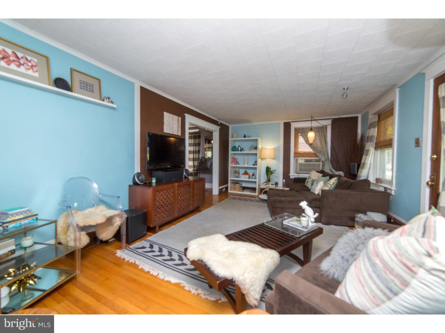 22 North Trooper Road Norristown, PA 19403 - Photo 11 of 25 Living Room