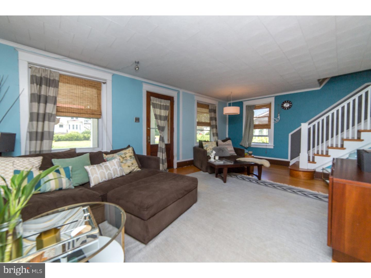 22 North Trooper Road Norristown, PA 19403 - Photo 10 of 25 Living Room