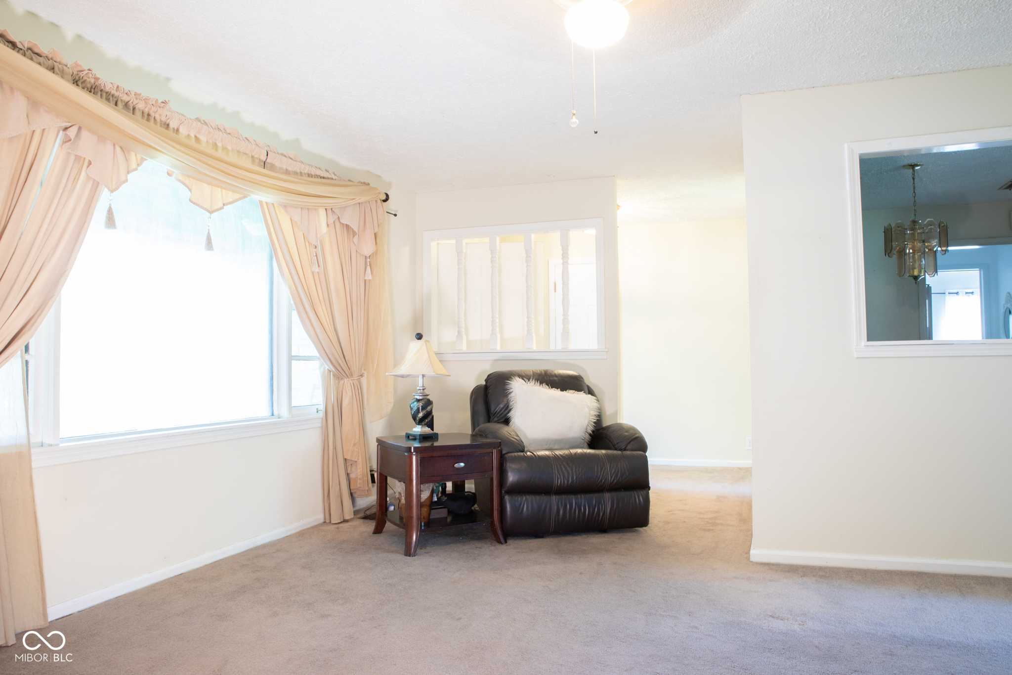 327 Maxwell Road Indianapolis, IN 46217 - Photo 3 of 12 Gallery Image 3