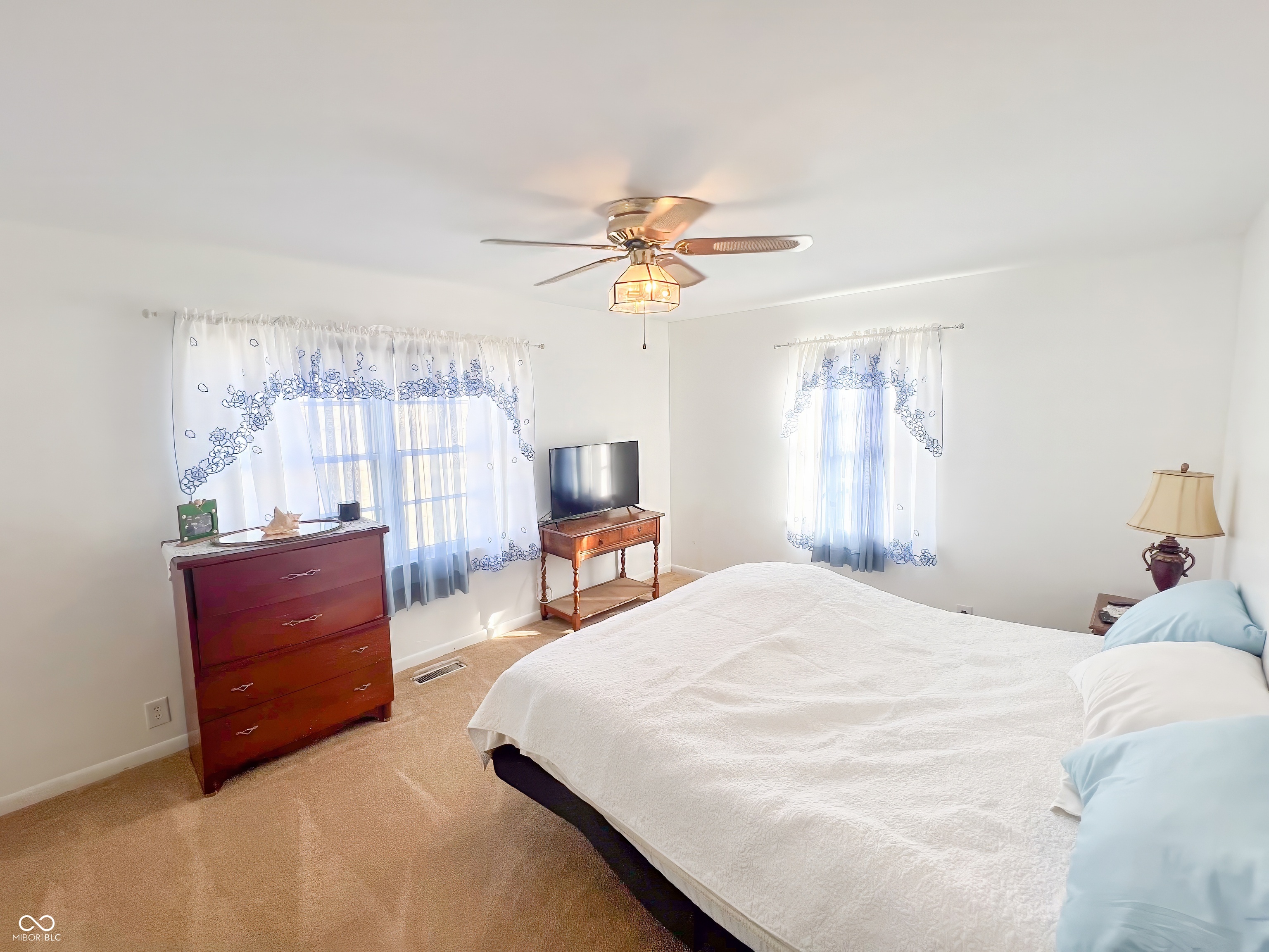 327 Maxwell Road Indianapolis, IN 46217 - Photo 9 of 12 Gallery Image 9