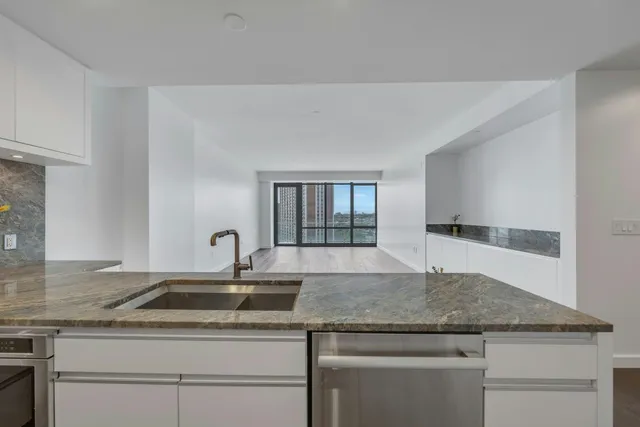 $1,109,000 | 320 Adolphus Avenue, Unit 1009, Cliffside Park, NJ 07010