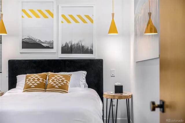 a en suite bathroom with a shower and a bathtub