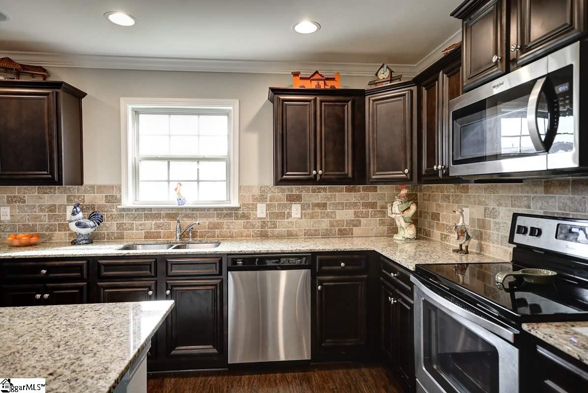 3 Snowy Court Fountain Inn, SC 29644 - Photo 8 of 34 Gallery Image 8