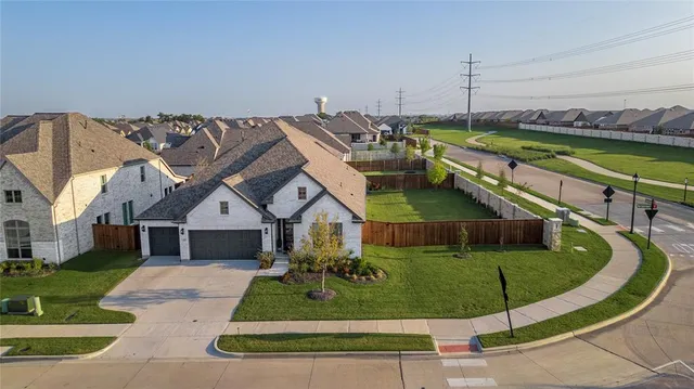 $640,000 | 2309 Red Tailed Hawk Lane, McKinney, TX 75071