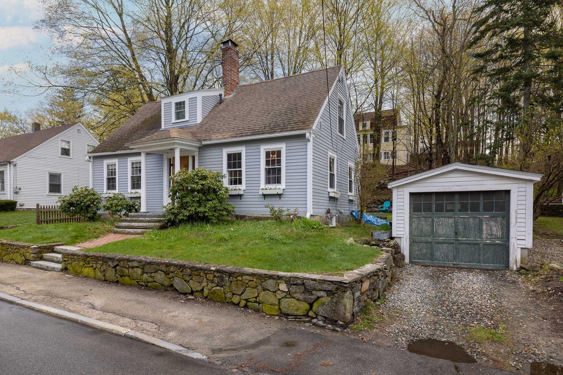 33 Spring Street Newmarket, NH 03857 - Photo 3 of 30