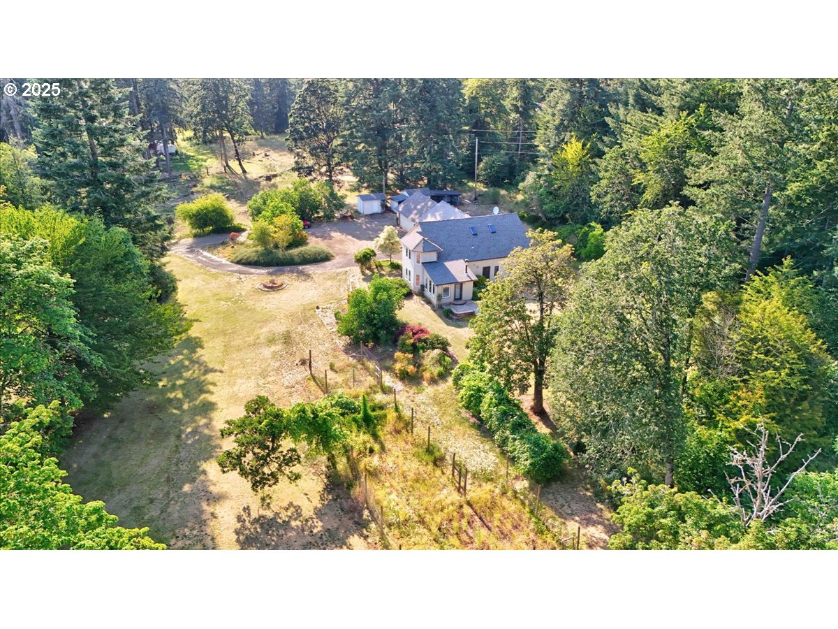 41715 Miles Lane Lebanon, OR 97355 - Photo 11 of 48