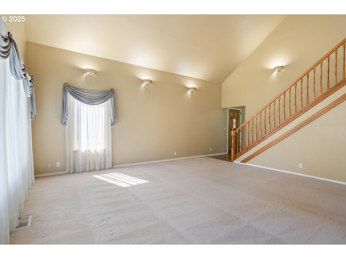 41715 Miles Lane Lebanon, OR 97355 - Photo 17 of 48