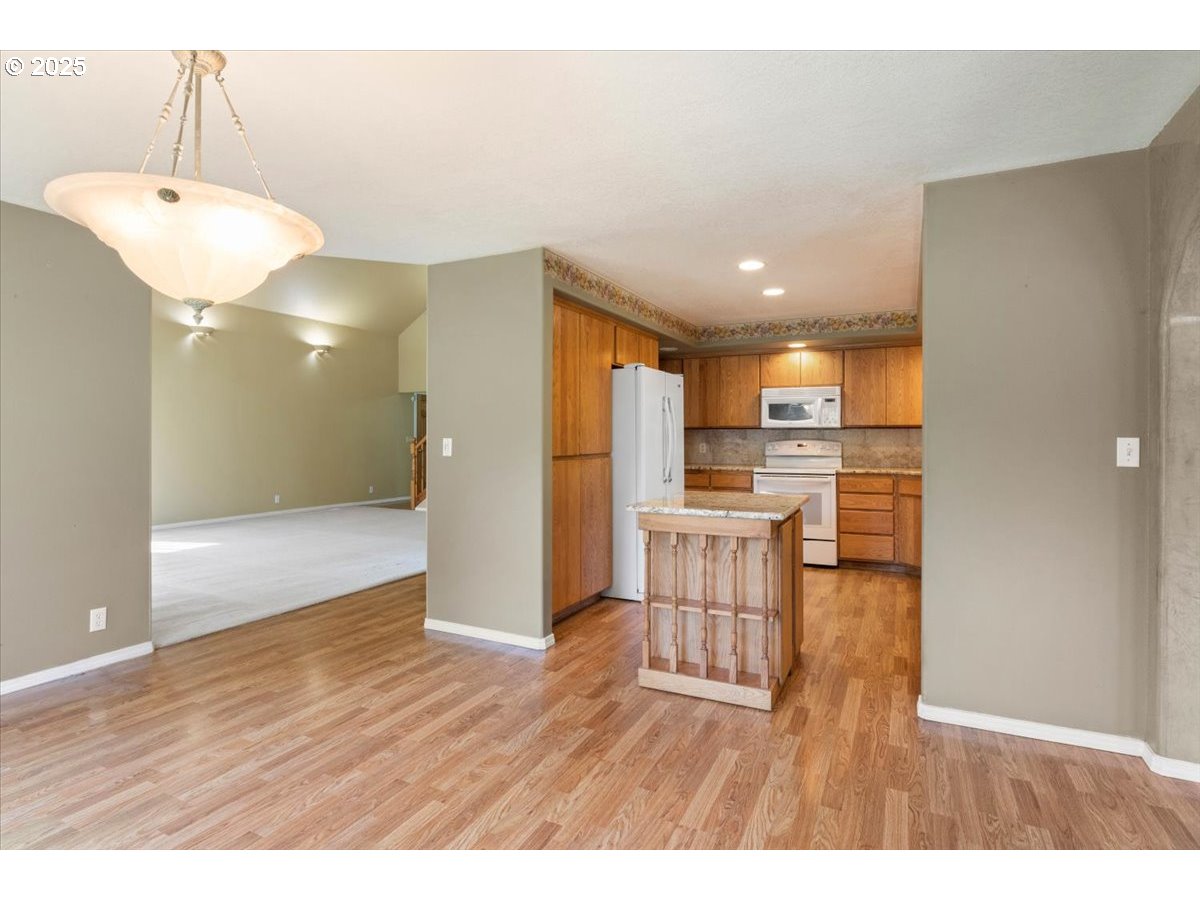 41715 Miles Lane Lebanon, OR 97355 - Photo 21 of 48