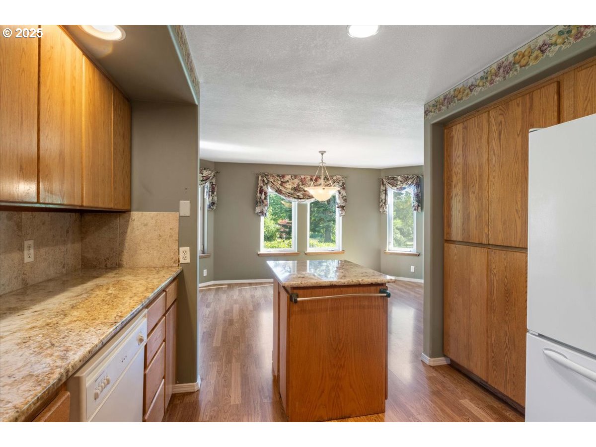 41715 Miles Lane Lebanon, OR 97355 - Photo 23 of 48