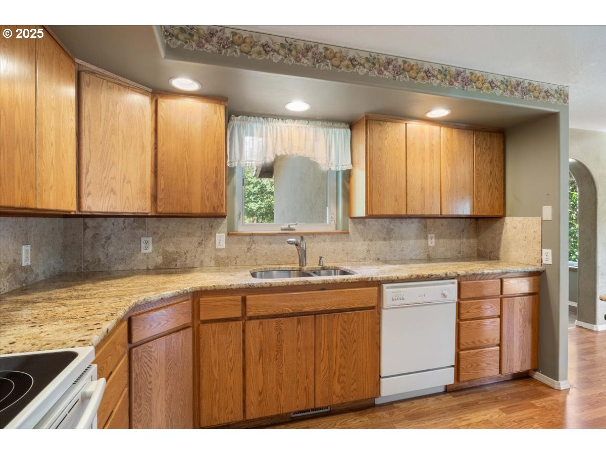 41715 Miles Lane Lebanon, OR 97355 - Photo 26 of 48