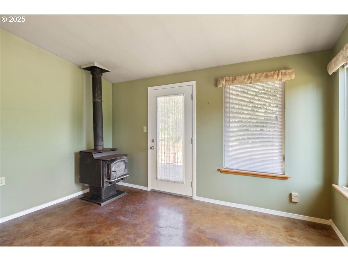 41715 Miles Lane Lebanon, OR 97355 - Photo 27 of 48