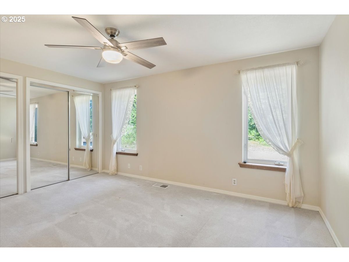 41715 Miles Lane Lebanon, OR 97355 - Photo 31 of 48