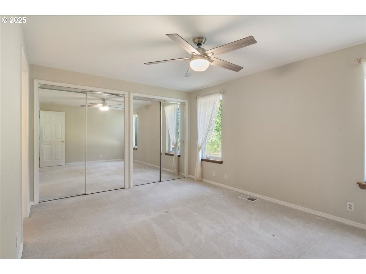 41715 Miles Lane Lebanon, OR 97355 - Photo 32 of 48