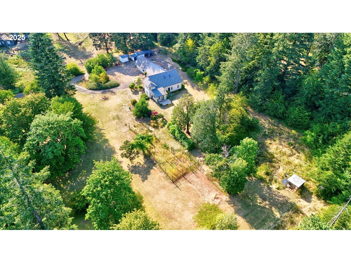 41715 Miles Lane Lebanon, OR 97355 - Photo 9 of 48