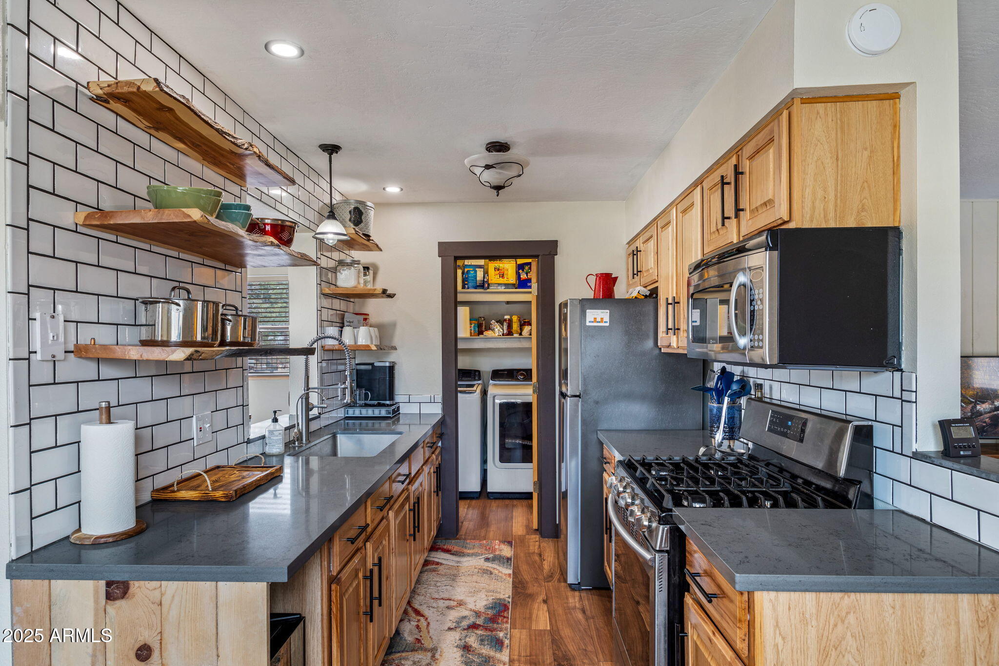 552 Rim Drive Pinedale, AZ 85934 - Photo 3 of 38 552RimDr-ShowLow-AZ-12