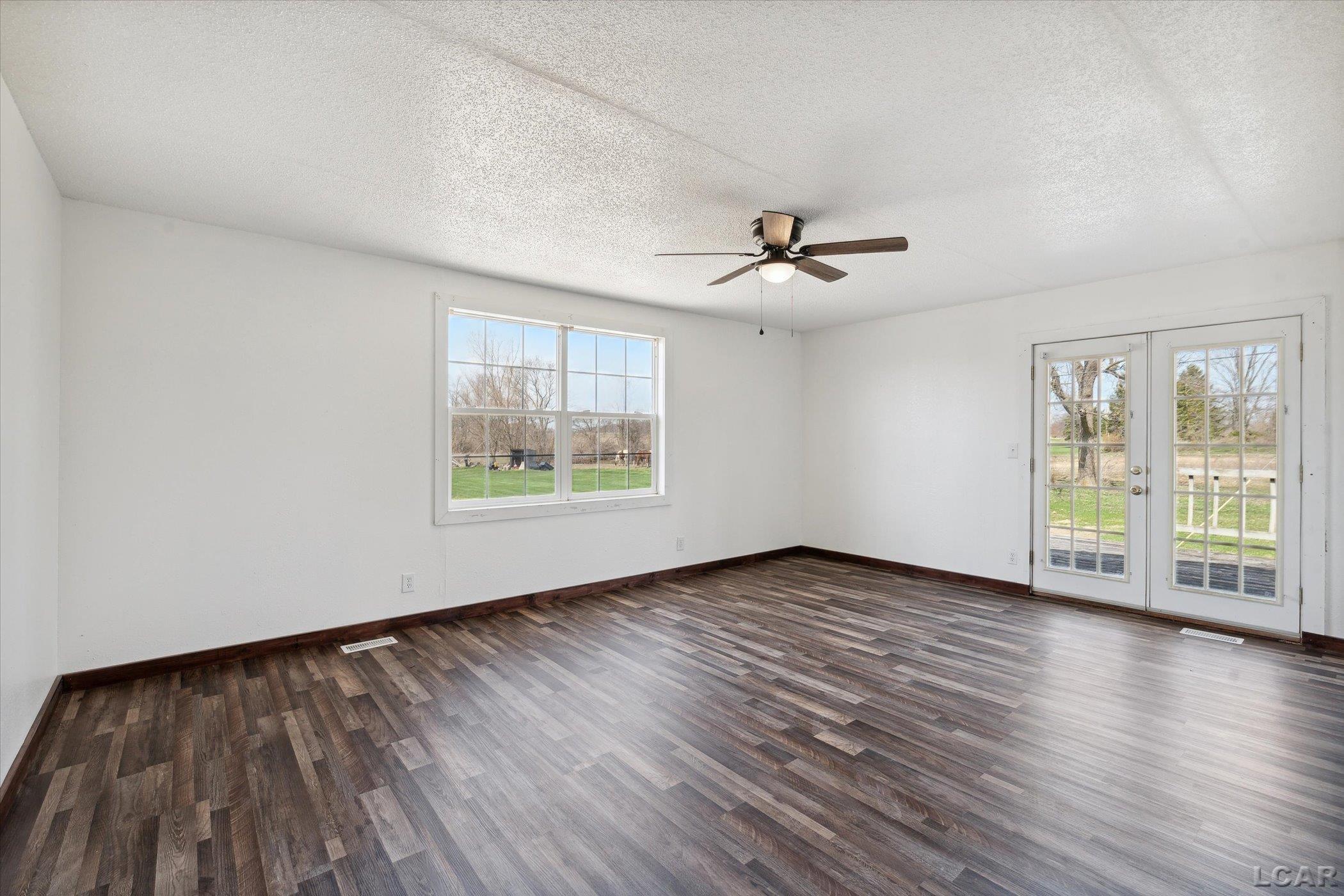 7174 West Cadmus Road Adrian, MI 49221 - Photo 4 of 30 50105971-4.JPG