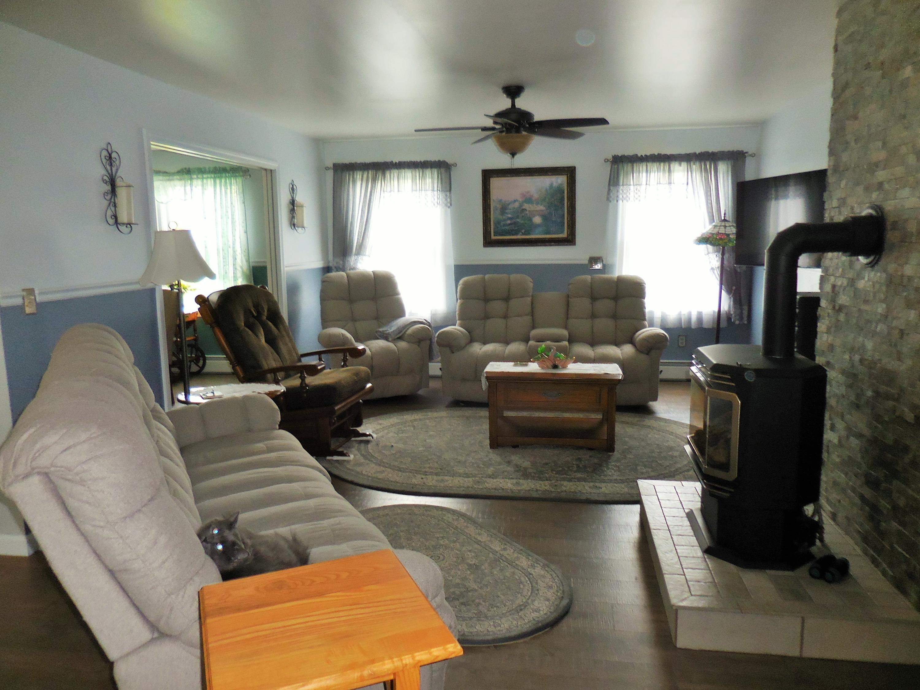 642 Ridge Road Plymouth, ME 04969 - Photo 18 of 47 16