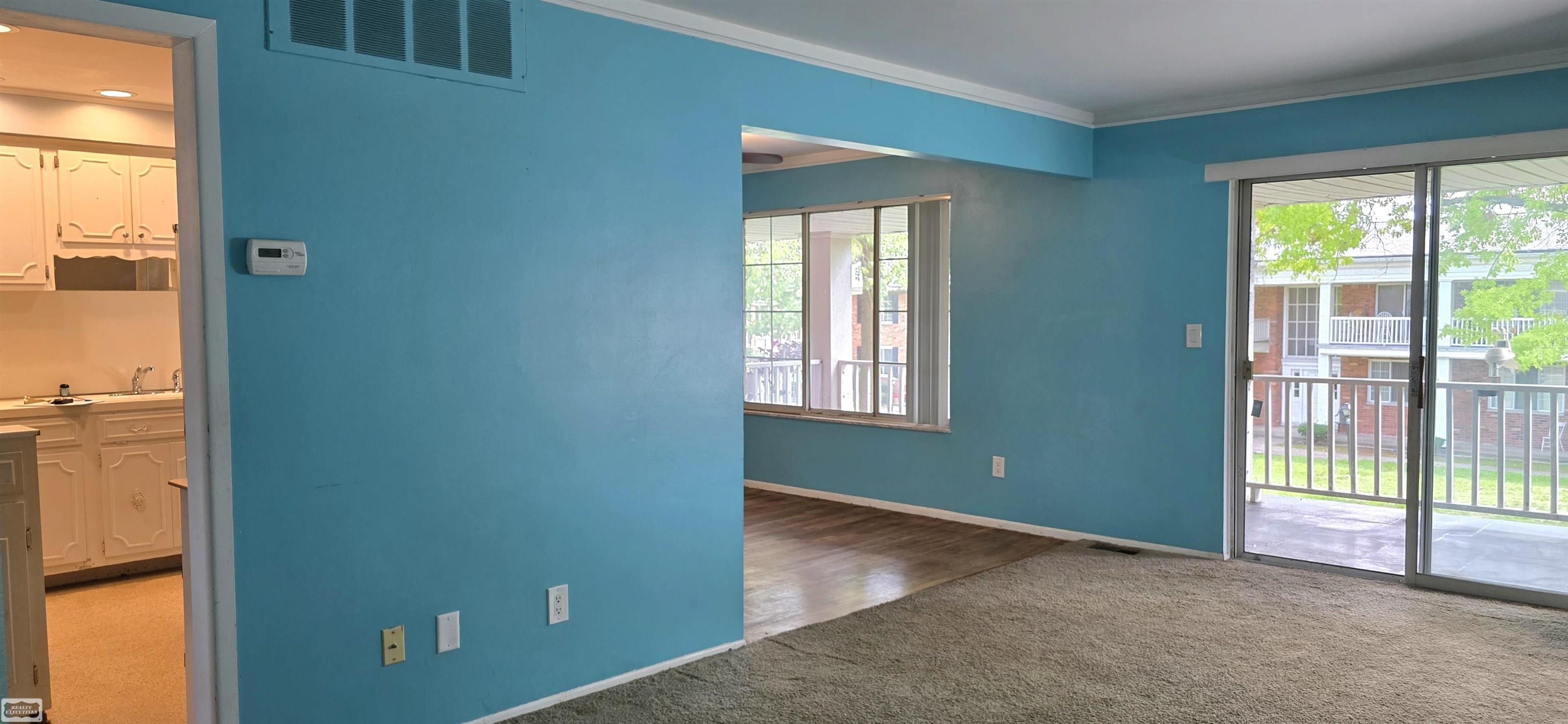 29632 Hoover Road Warren, MI 48093 - Photo 8 of 25 50221241-55ee1bef-8c02-46d4-82c6-96943f816d25.JPG