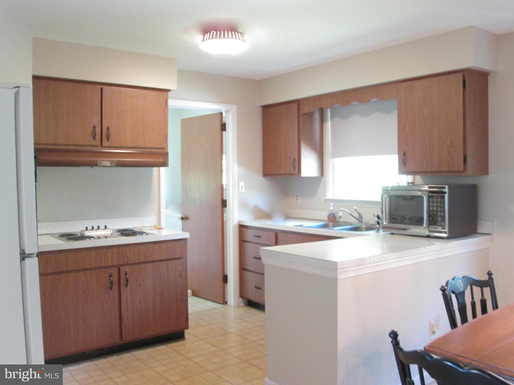 406 Old Joppa Road Fallston, MD 21047 - Photo 11 of 22 Kitchen w/ all appliances