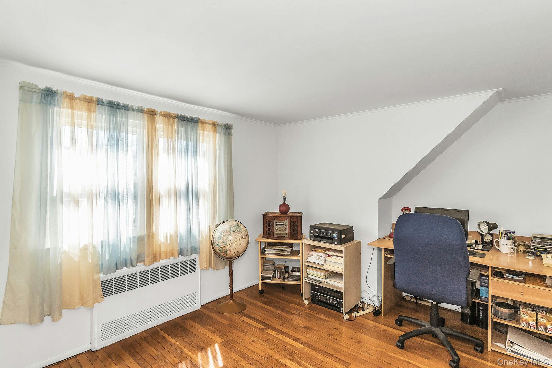 1844 Old Mill Road Merrick, NY 11566 - Photo 15 of 25