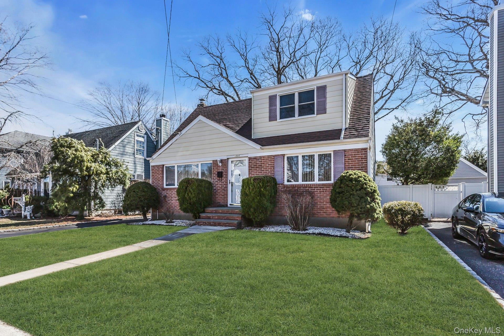 1844 Old Mill Road Merrick, NY 11566 - Photo 2 of 25