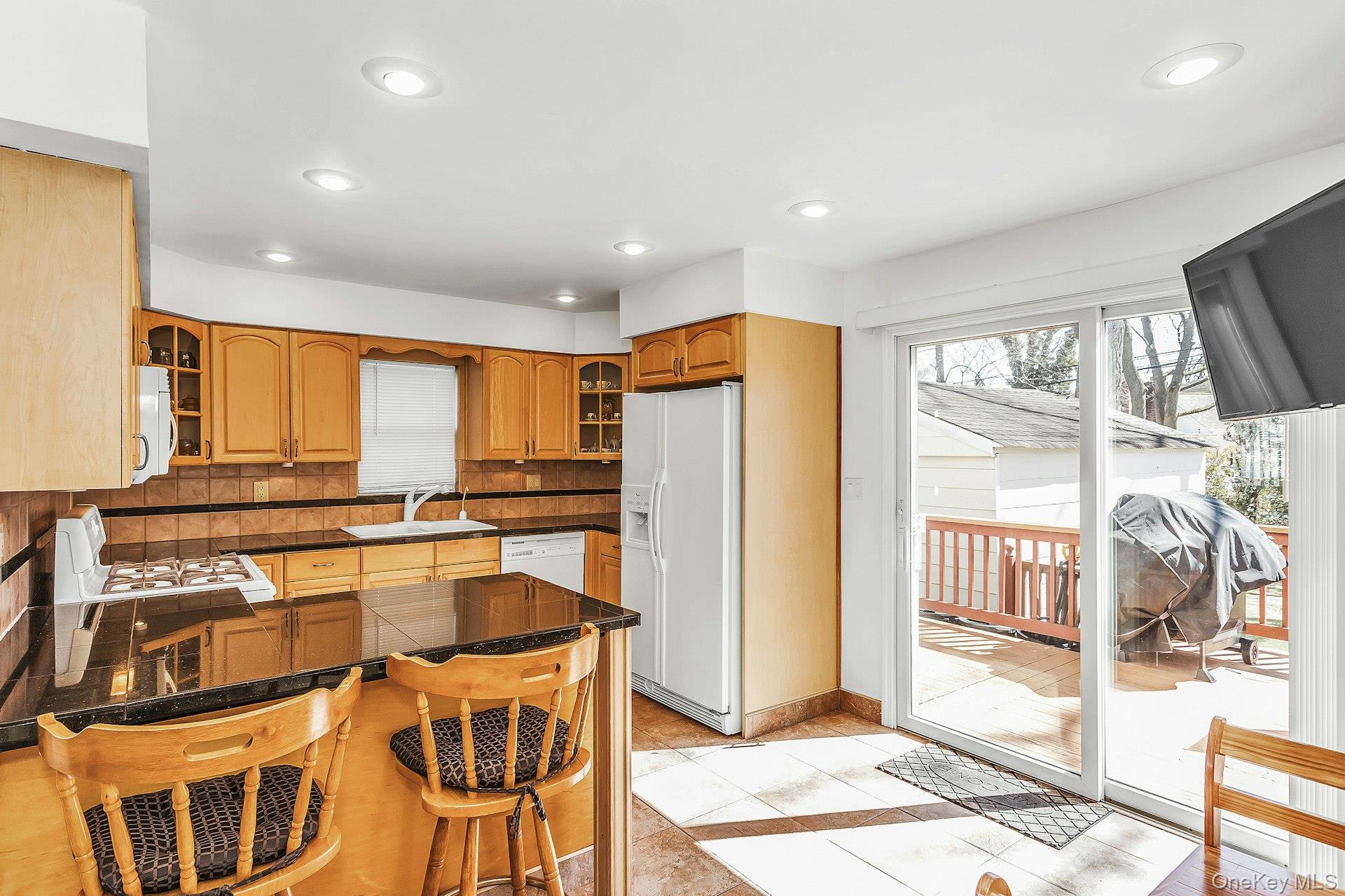 1844 Old Mill Road Merrick, NY 11566 - Photo 8 of 25