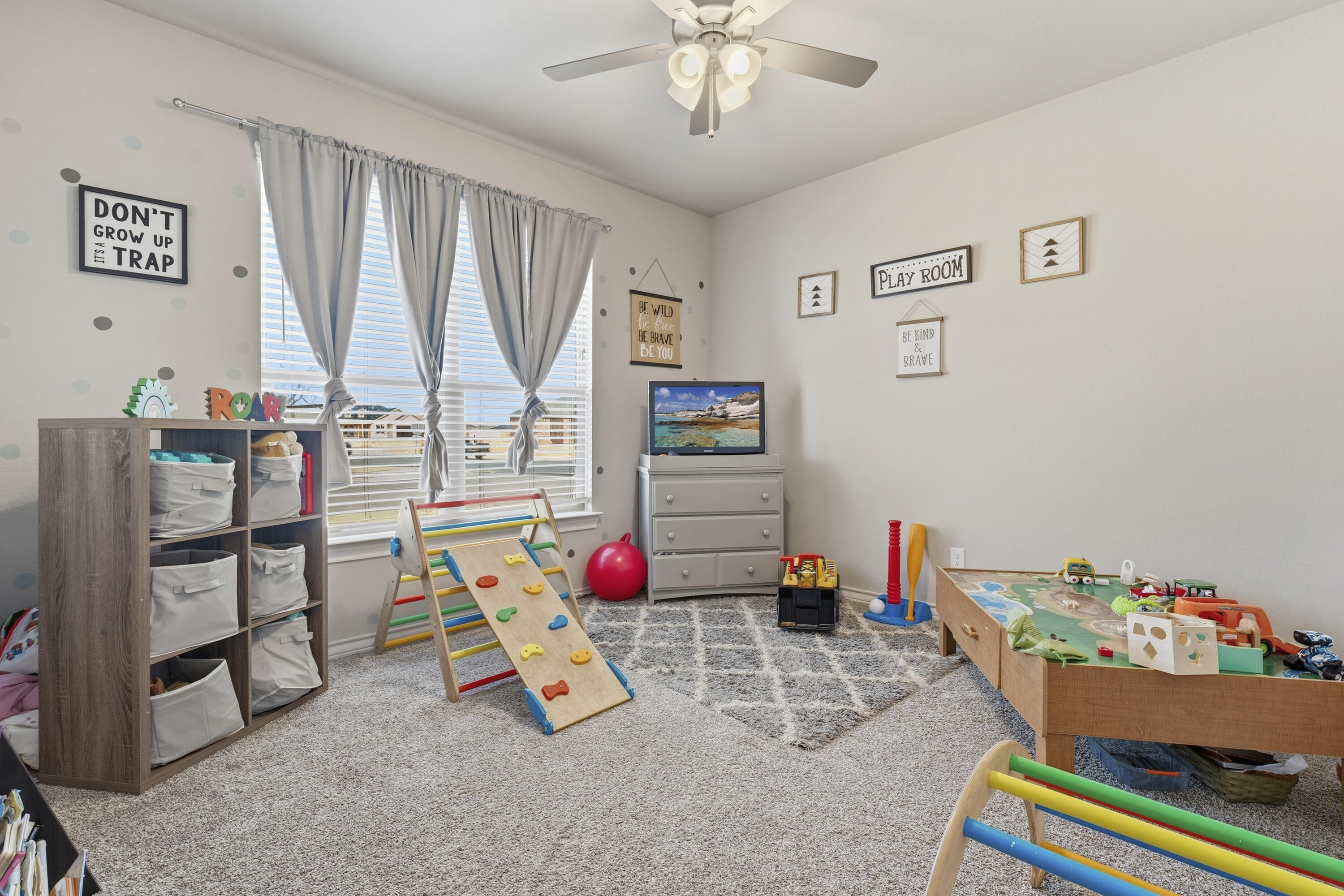819 North 3rd Street Wolfforth, TX 79382 - Photo 22 of 31 a play room with toys