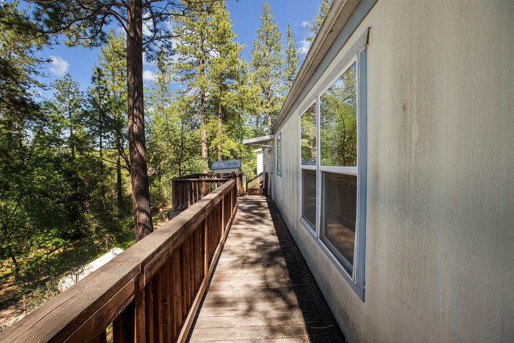 1281 Pleasant Valley Road, Unit 44 Diamond Springs, CA 95619 - Photo 23 of 27 a view of balcony and yard