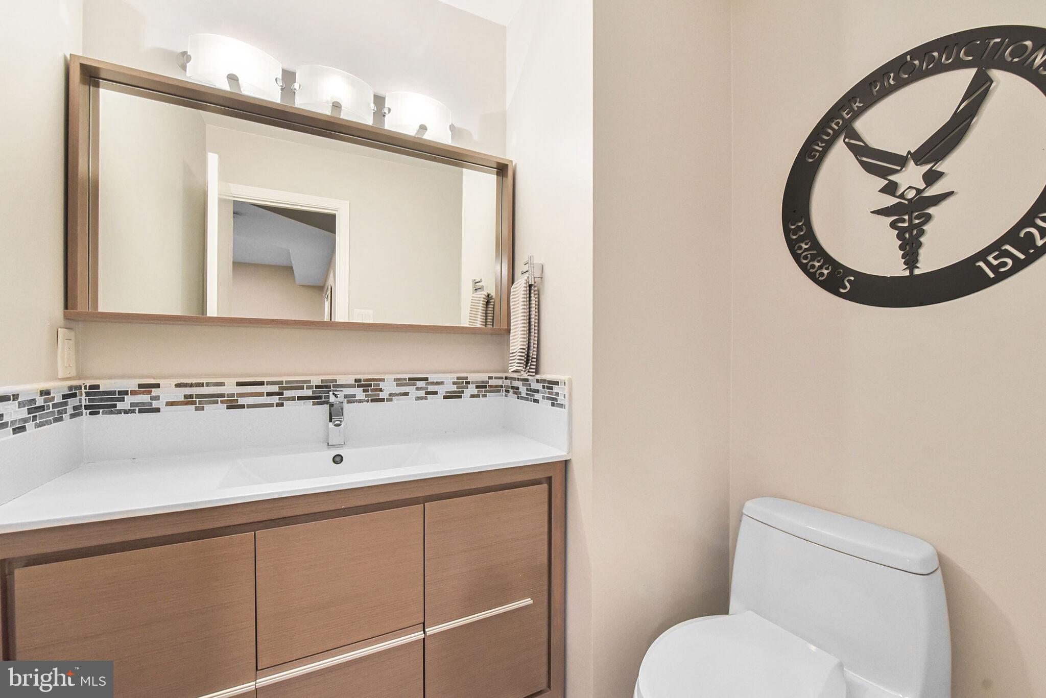 11815 Prestwick Road Potomac, MD 20854 - Photo 27 of 52 Renovated Half Bath