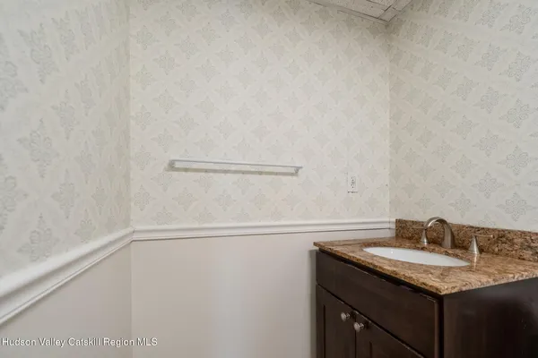 $2,500 | 890-896 Ulster Avenue, Unit 1, Kingston, NY 12401
